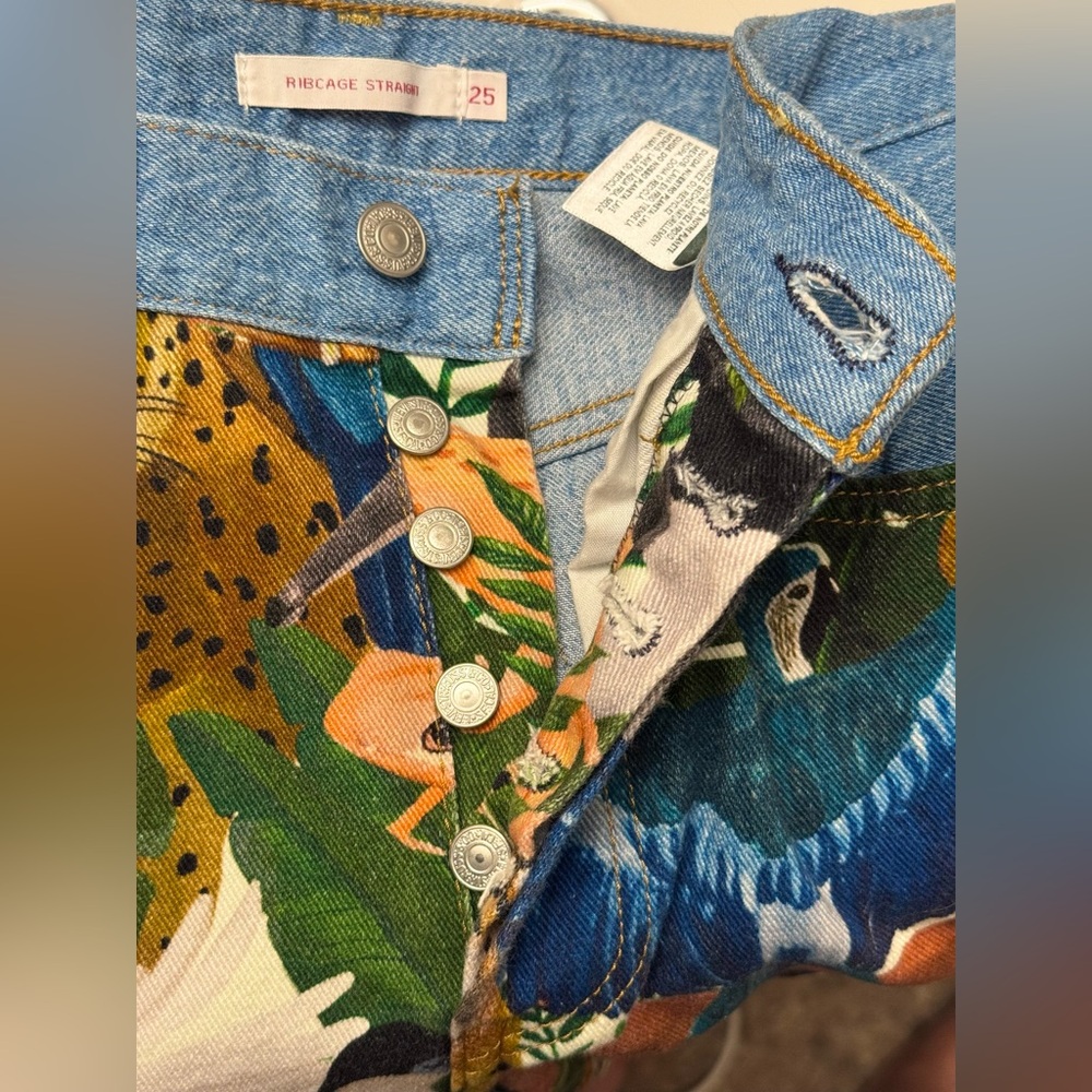 Levi’s x FARM Rio Ribcage Straight Jean - Picture 5 of 9